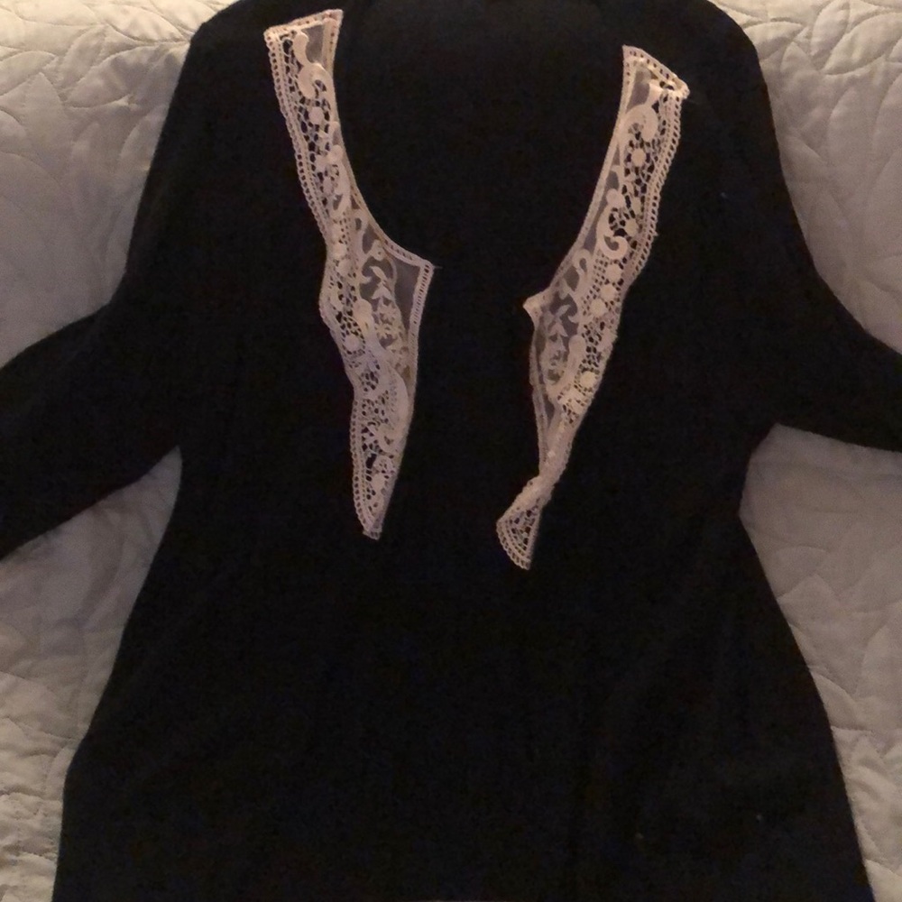 Cardigan sweater with lace trim